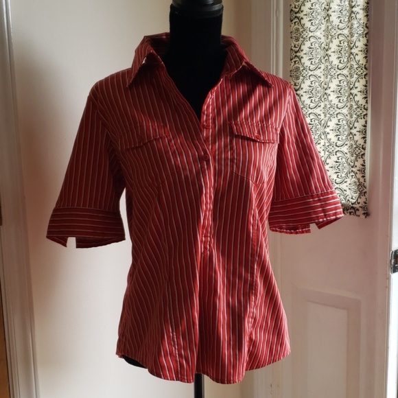 New York & Company Tops - EUC 🌼 Semi dressy/ casual half button- fitted